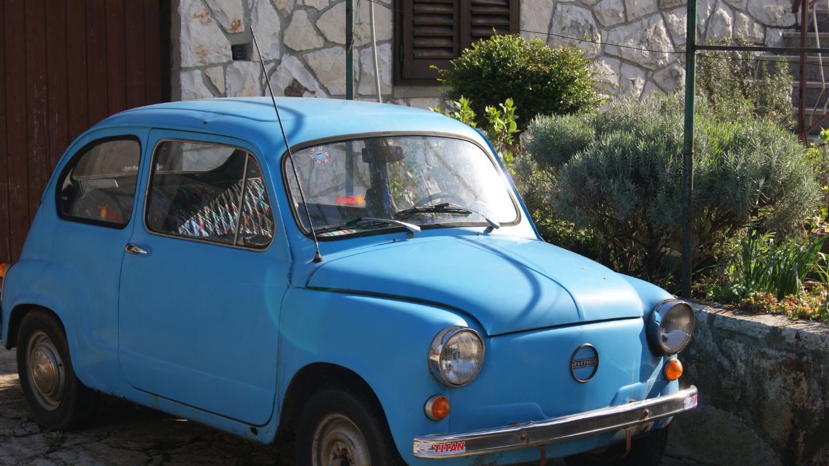 7 Best Uses of Your Old Car to Make a Steady Income!